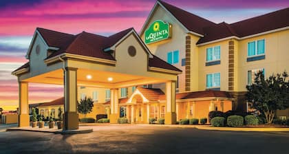 La Quinta Inn & Suites by Wyndham Russellville