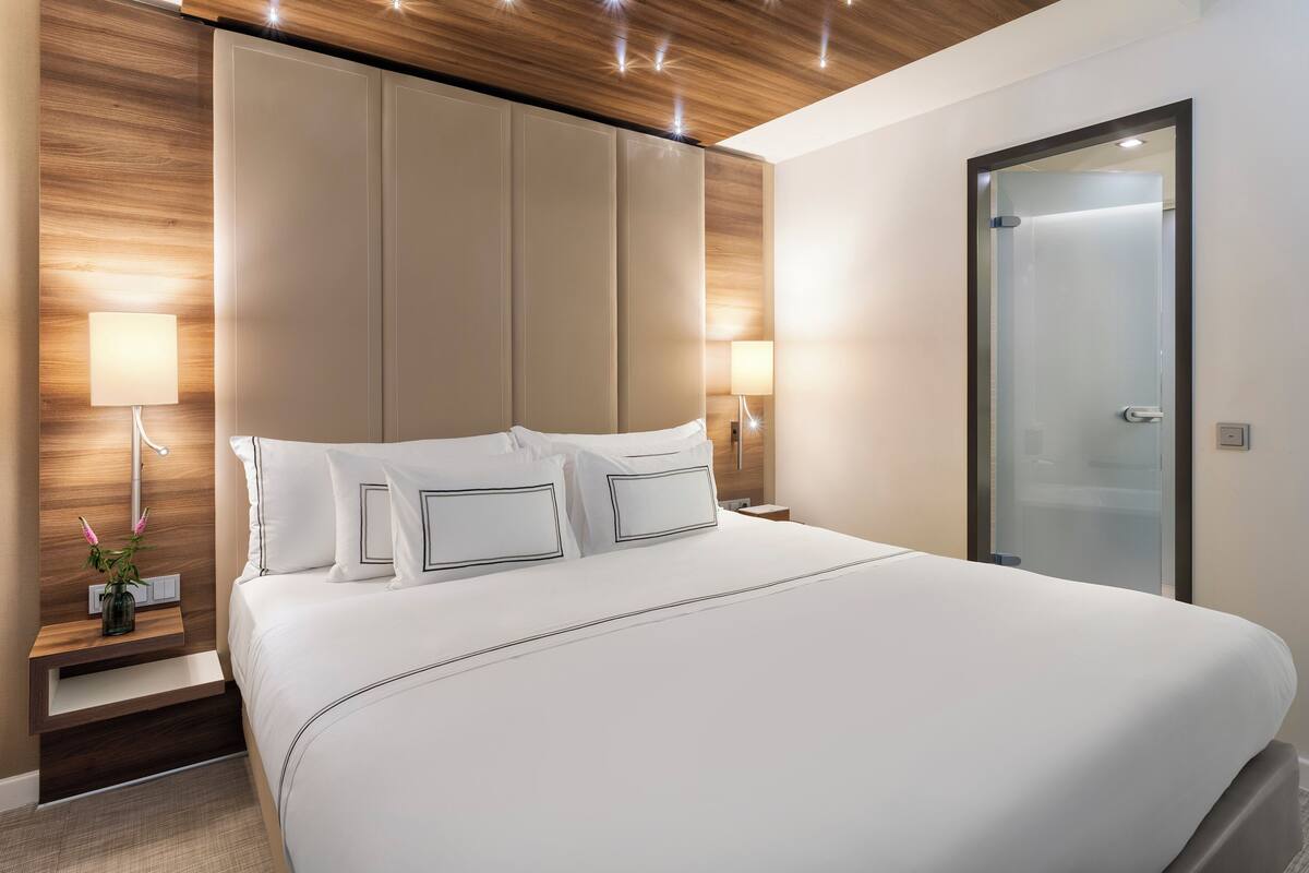The Level Executive Suite with Lounge Access | 書桌、筆電工作空間、遮光布/窗簾、隔音