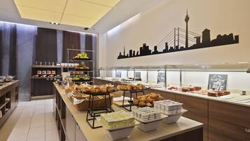 Buffet breakfast on weekdays (EUR 26 per person)