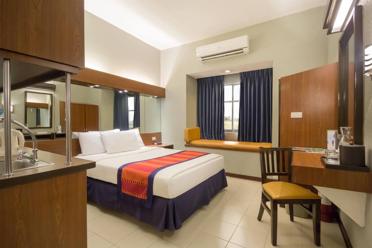 In-room safe, desk, free cots/infant beds, free rollaway beds