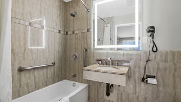 Economy Single Room, 1 King Bed | Bathroom