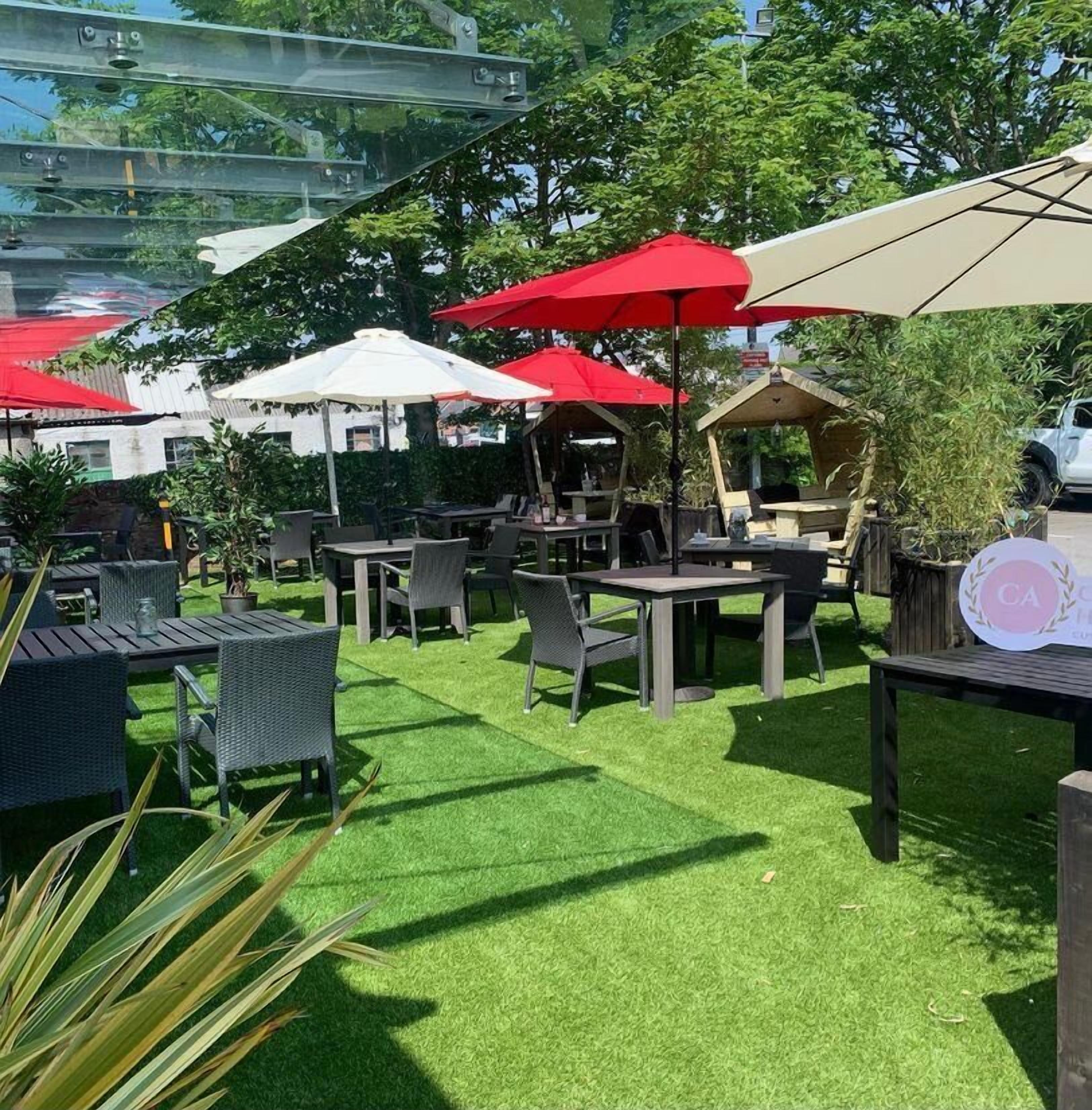 Breakfast, lunch, dinner served; Irish cuisine 