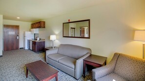 Premium bedding, in-room safe, desk, laptop workspace