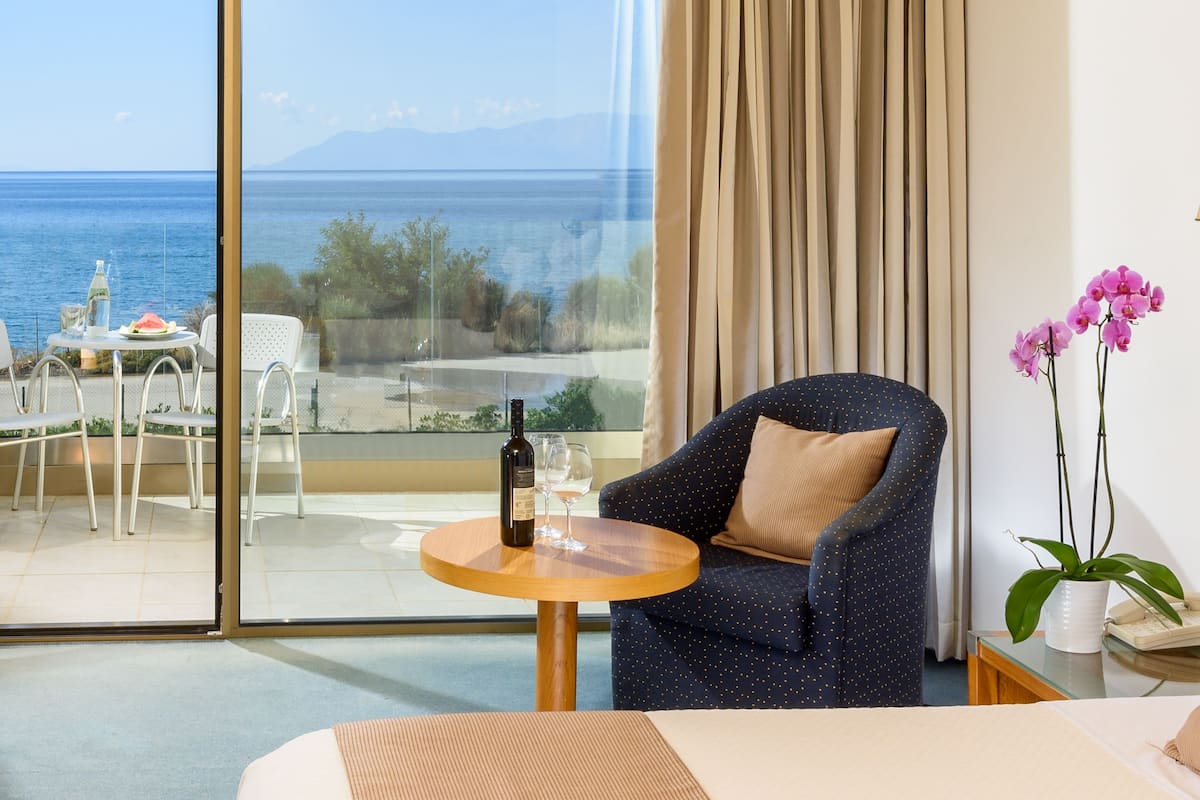 1 bedroom, premium bedding, minibar, in-room safe