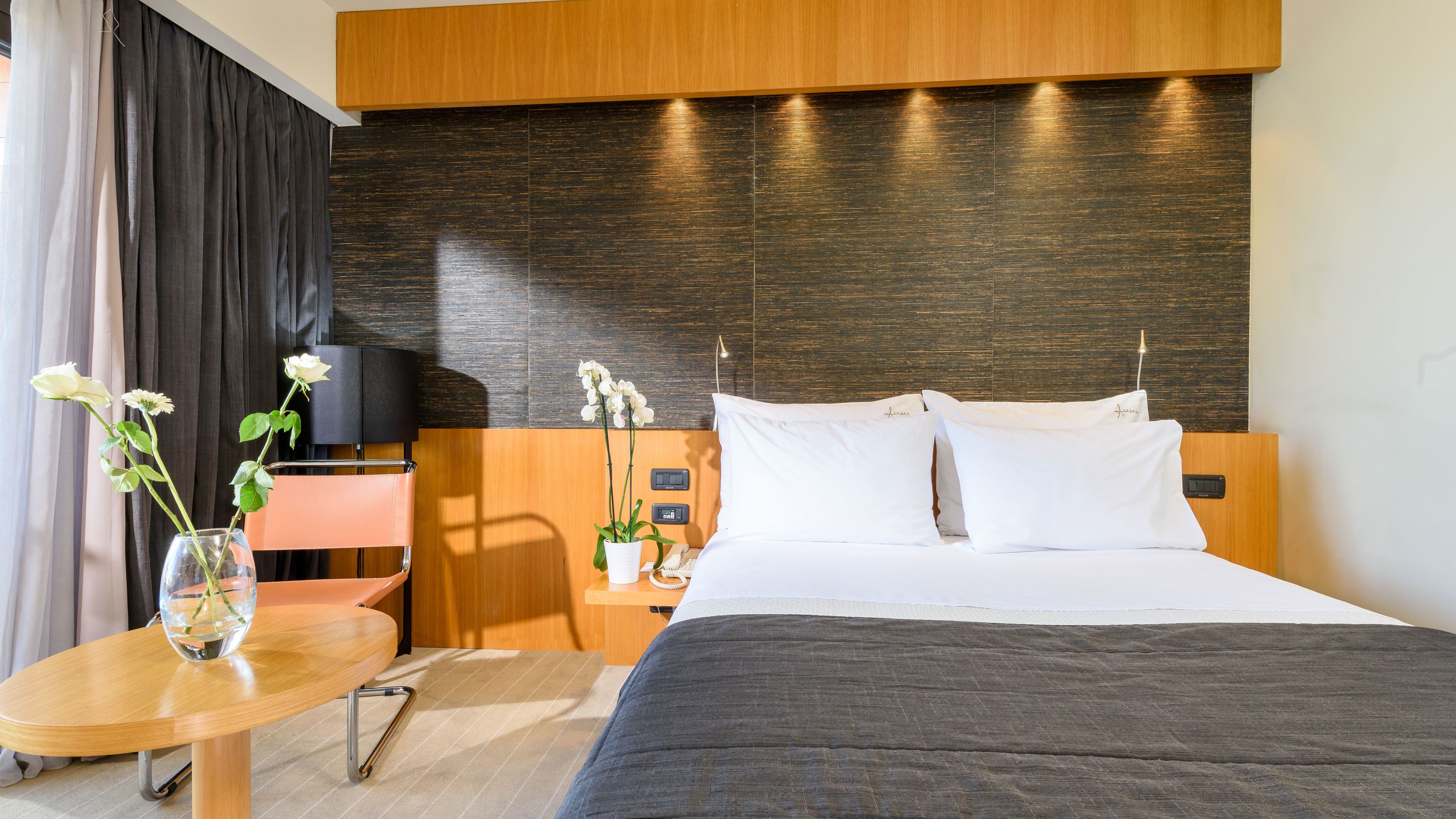 superior single room | 1 bedroom, premium bedding, minibar, in-room safe