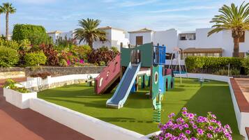 Children’s play area – outdoor