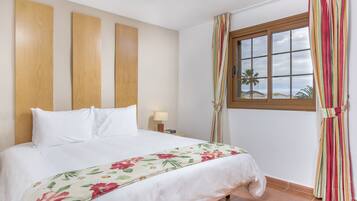 Een kluis op de kamer, een strijkplank/strijkijzer, gratis babybedden