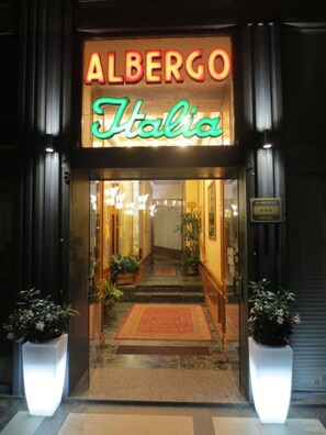 Façade de l’hébergement - soirée/nuit