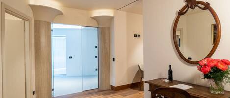 总统客房 | 1 多间卧室、高档床上用品、迷你吧、客房内保险箱