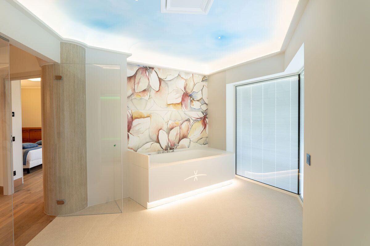 presidential room | 1 bedroom, premium bedding, minibar, in-room safe