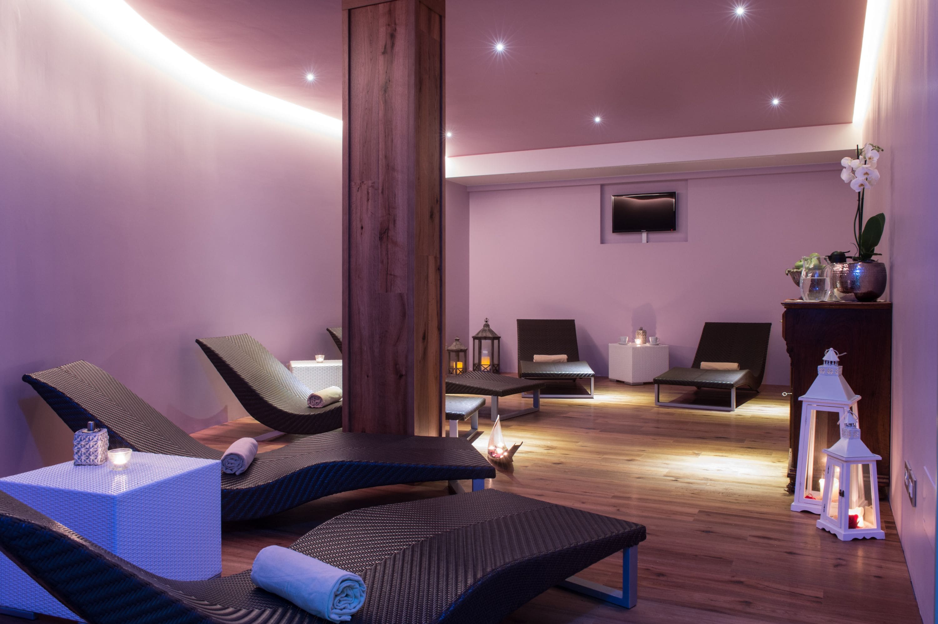 couples treatment room(s), hot tub, turkish bath/hammam, body treatments