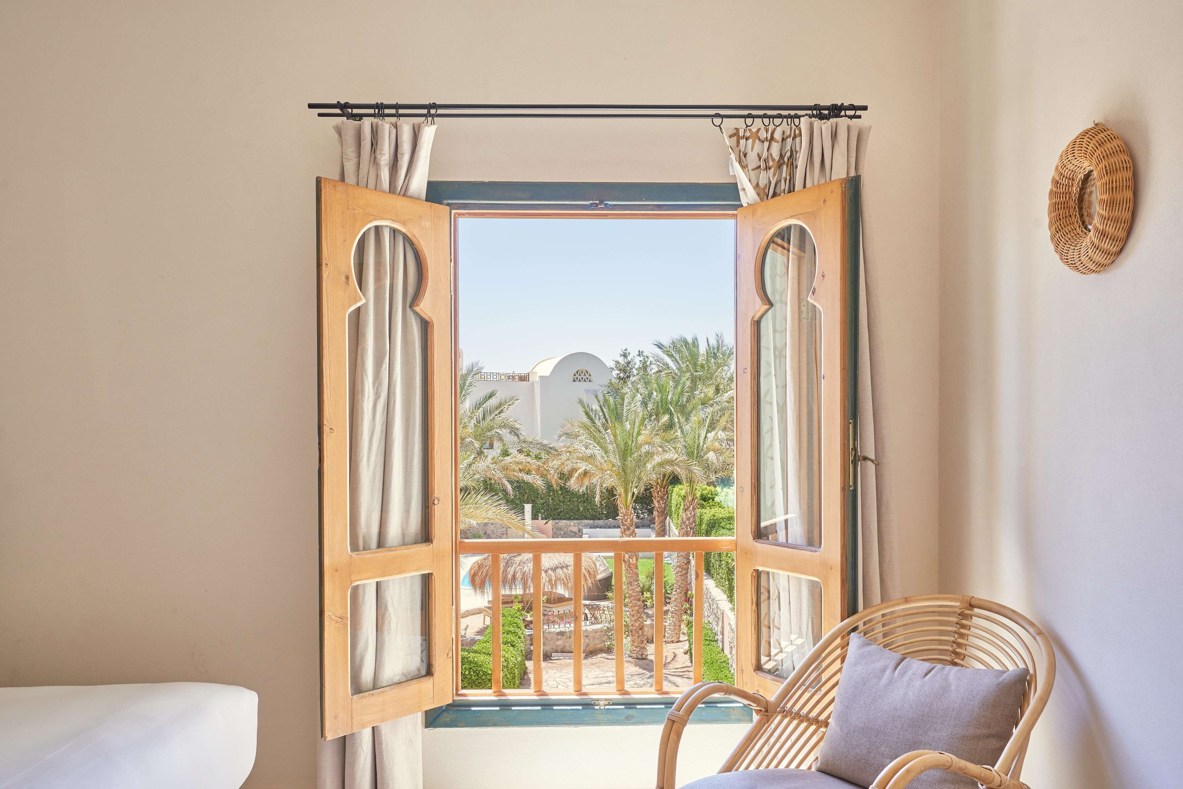 junior suite | 1 bedroom, premium bedding, minibar, in-room safe