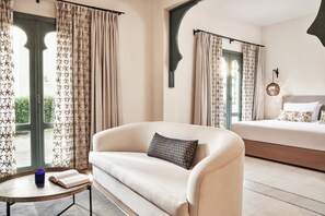 Phòng Suite Junior | Bộ đồ giường cao cấp, két bảo mật tại phòng 