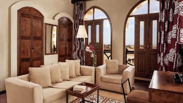 Minibar, in-room safe, blackout curtains, free WiFi