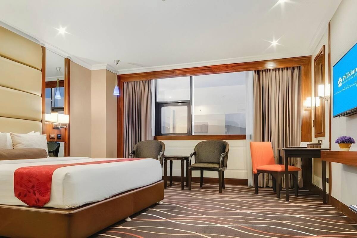 Ropa de cama de alta calidad y minibar 