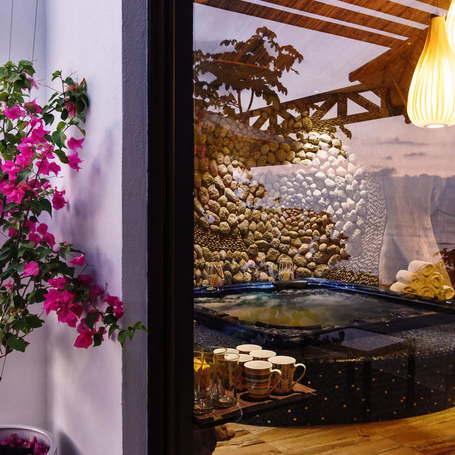 Couples treatment rooms, sauna, hot tub, body treatments, aromatherapy