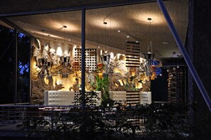 Lunch and dinner served, international cuisine - Makanda by the Sea (Quepos)