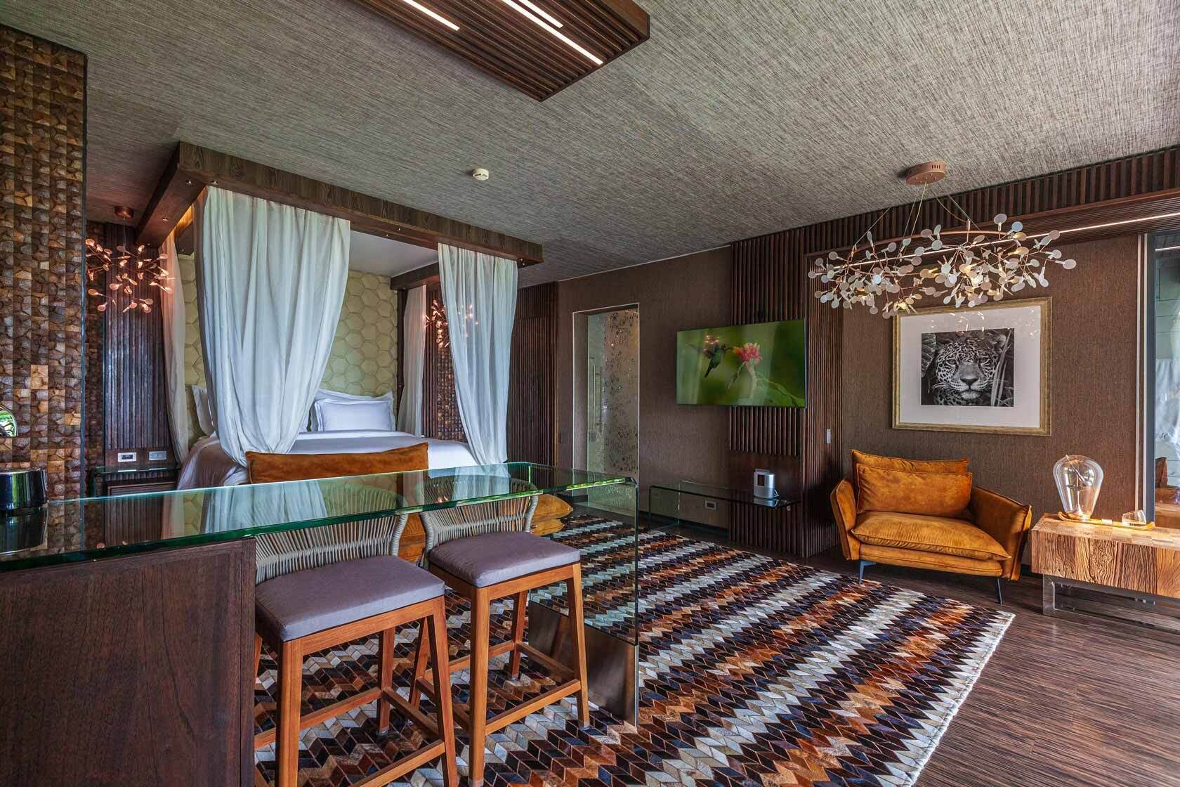 Ocean Club Suite | Egyptian cotton sheets, premium bedding, down comforters, minibar