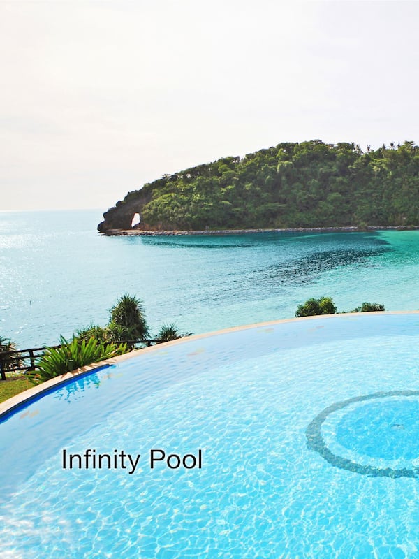 6 outdoor pools, free cabanas, pool umbrellas