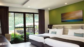 Phòng, phòng thông nhau, quang cảnh hồ bơi (Laguna Pool View Connecting Room) | Bộ đồ giường cao cấp, chăn bông, minibar, két bảo mật tại phòng