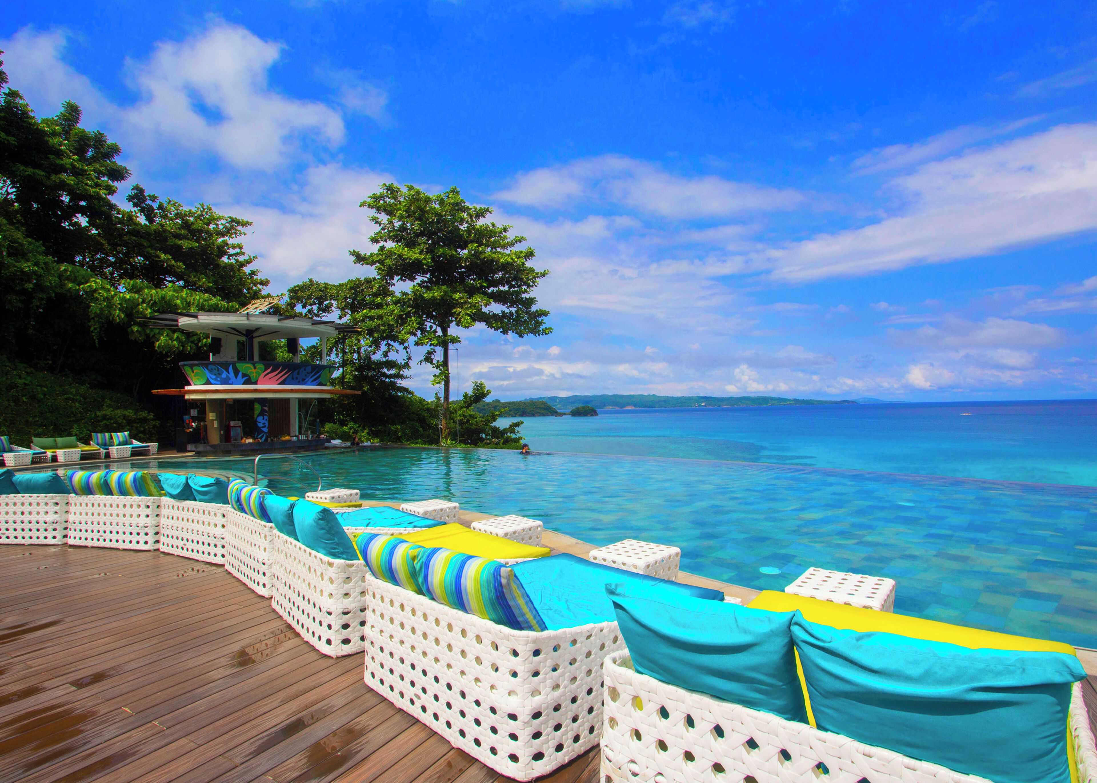 6 buitenzwembaden, gratis zwembadcabana's en parasols bij het zwembad