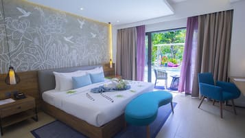 Premier Grand Connecting Room with Pool Access | View from room