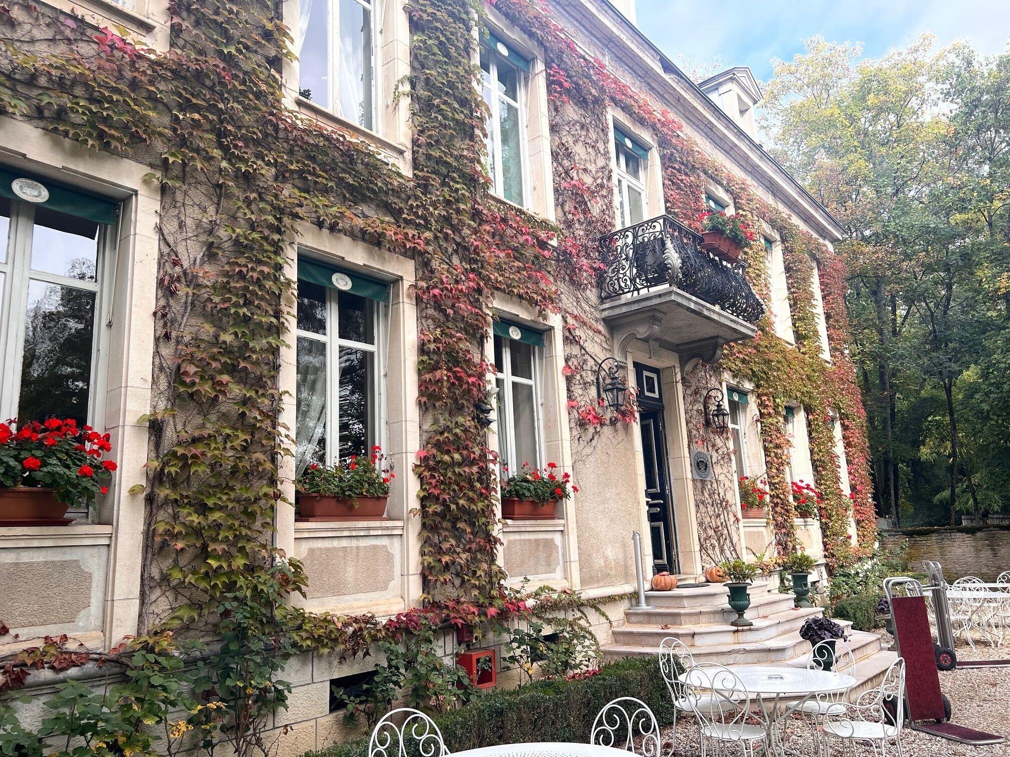 숙박 시설 정면