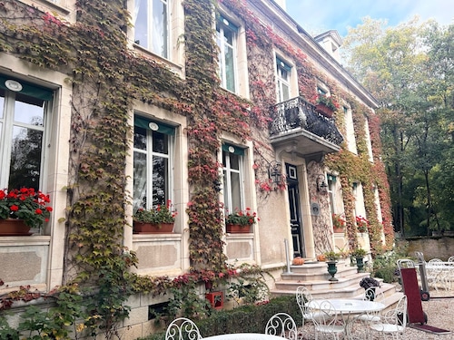 Chateau de Challanges