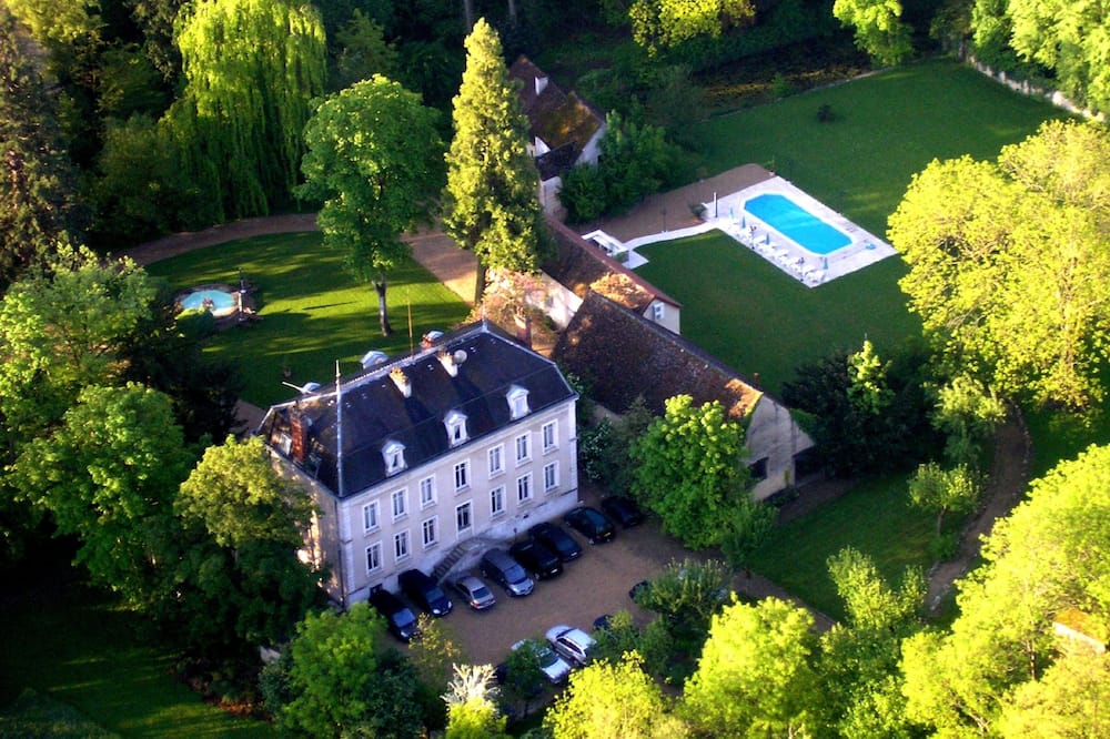 Chateau de Challanges