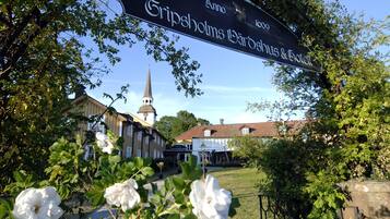 Phòng đôi phong cách lãng mạn, 1 giường đôi, quang cảnh hồ | Mặt tiền nơi lưu trú