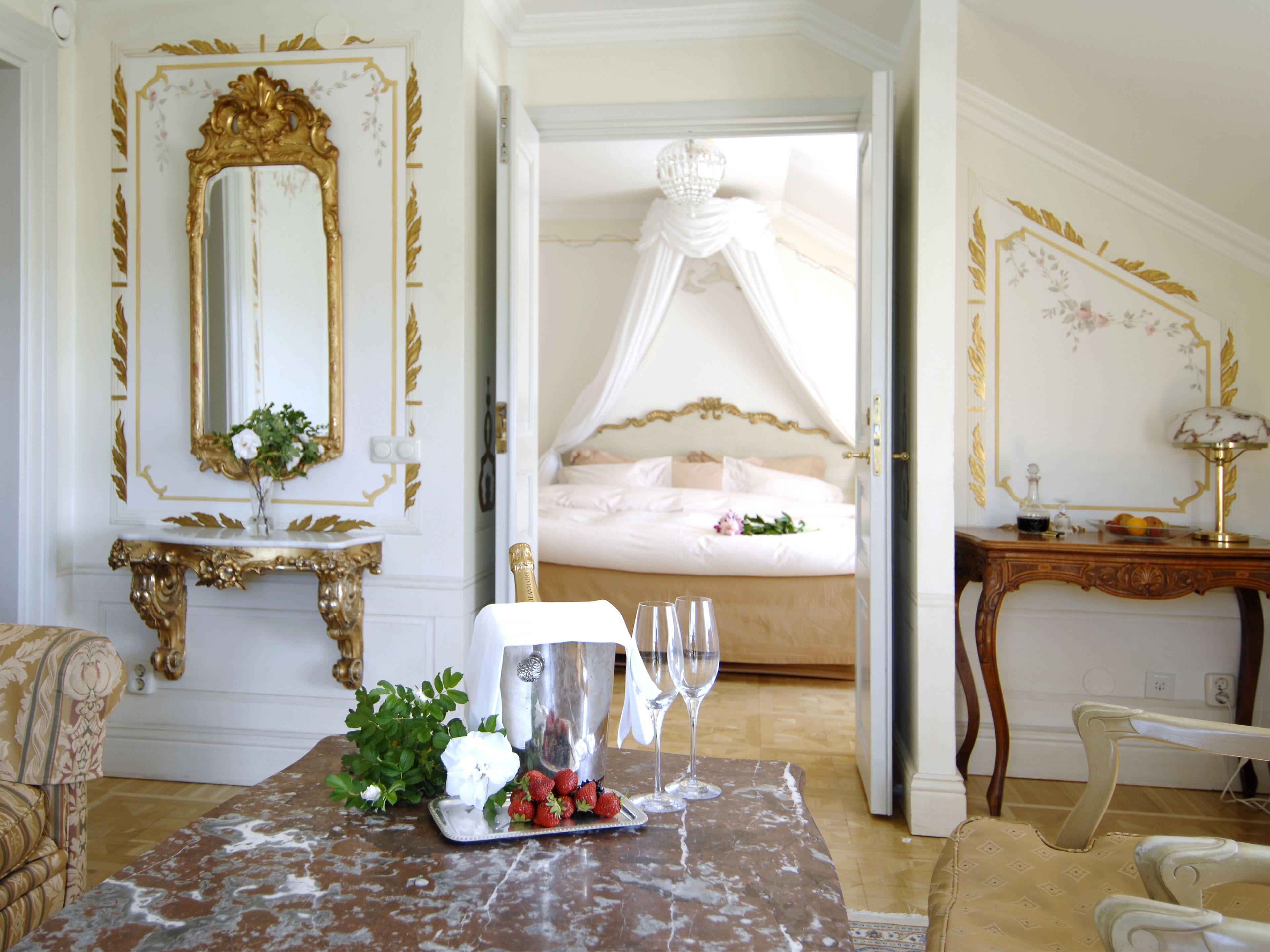 In-room safe, individually decorated, individually furnished, desk