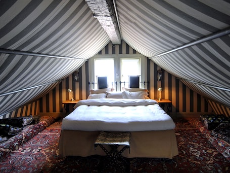 Luxury Suite, 1 Double Bed, Lake View | In-room safe, individually decorated, individually furnished, desk