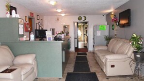 Lobby - American Inn & Suites (Boone)