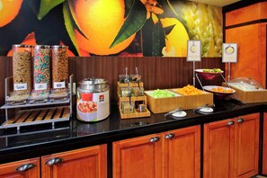 Free daily continental breakfast - Fairfield Inn & Suites by Marriott Fresno Clovis (Clovis)