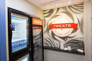 Snack bar - Hampton Inn & Suites Ankeny (Ankeny)