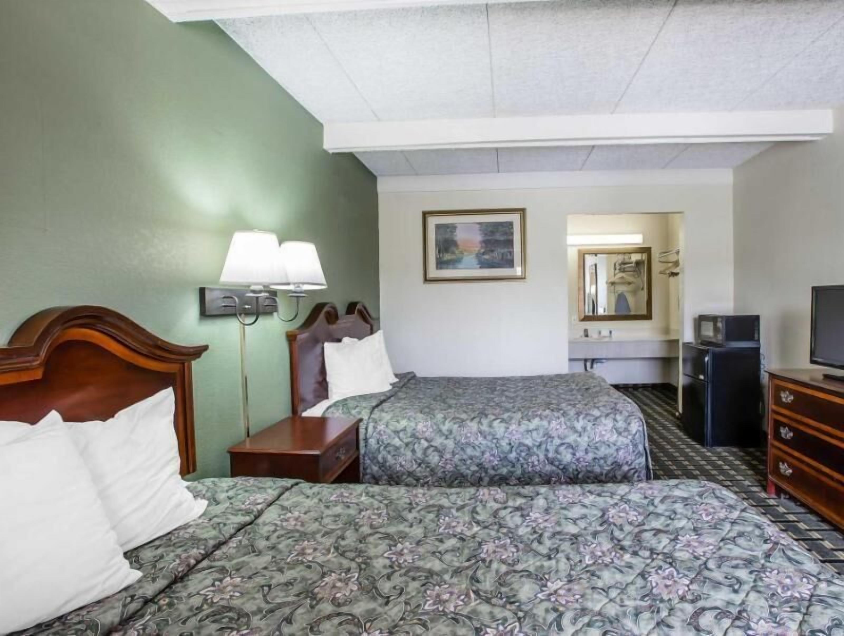 Desk, iron/ironing board, free WiFi, bed sheets