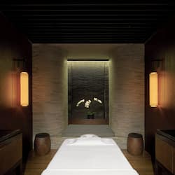 Couples treatment rooms, body treatments, hydrotherapy, aromatherapy