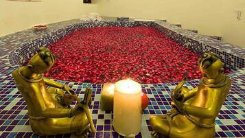 Couples treatment room(s), body treatments, aromatherapy, facials