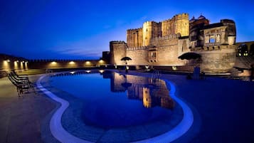 Outdoor pool, pool cabanas (surcharge), pool umbrellas