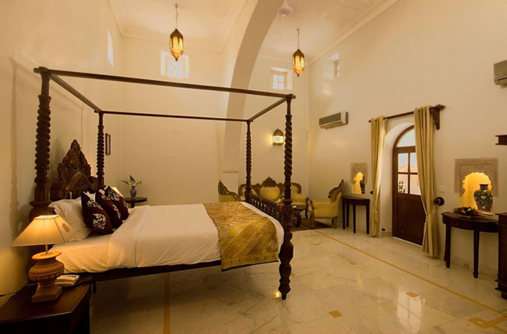 1 bedroom, premium bedding, down comforters, Select Comfort beds