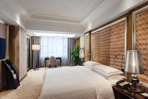 Select Comfort beds, in-room safe, desk, blackout drapes
