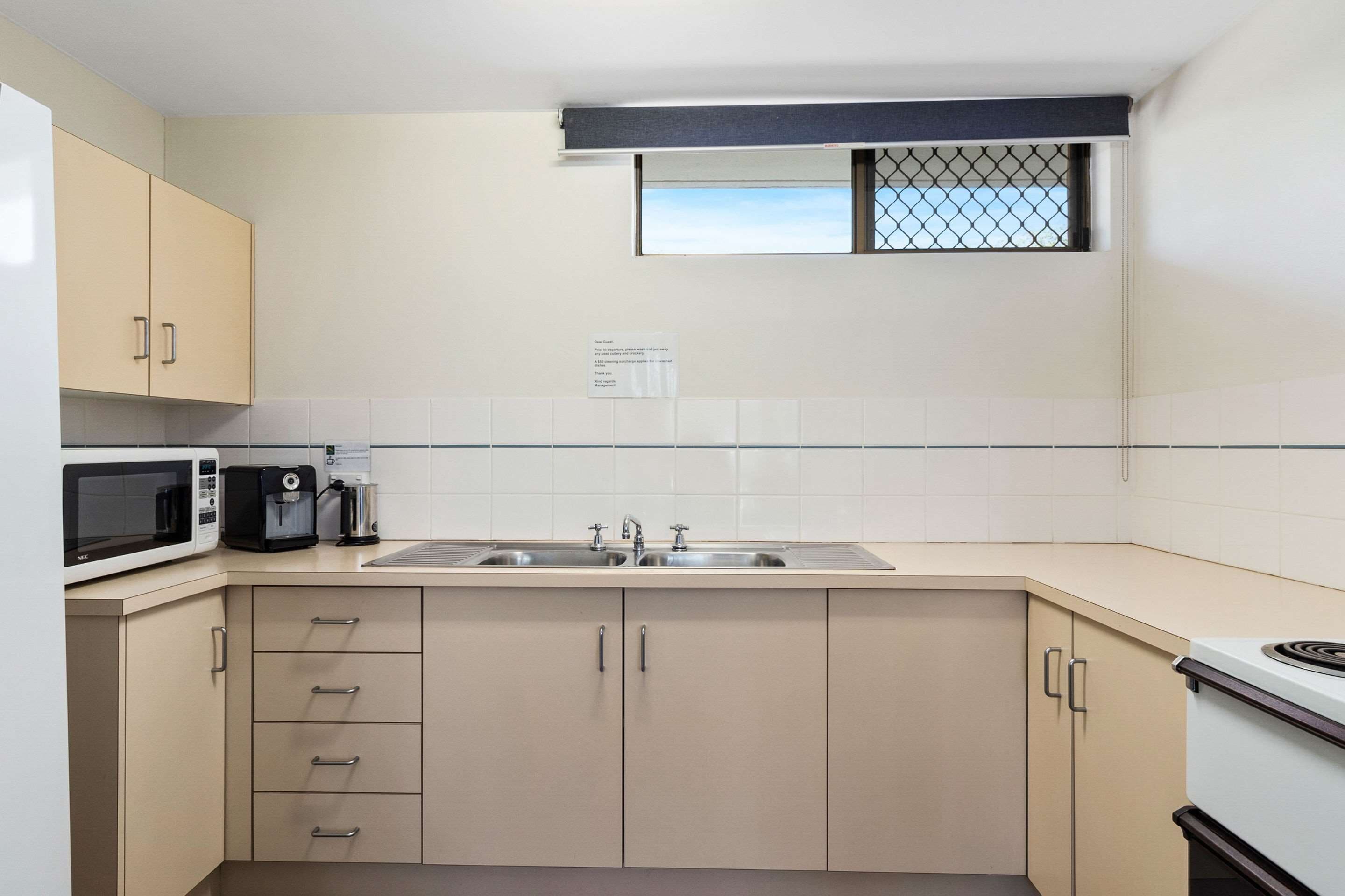 one bedroom apartment | iron/ironing board, free wifi, bed sheets, alarm clocks