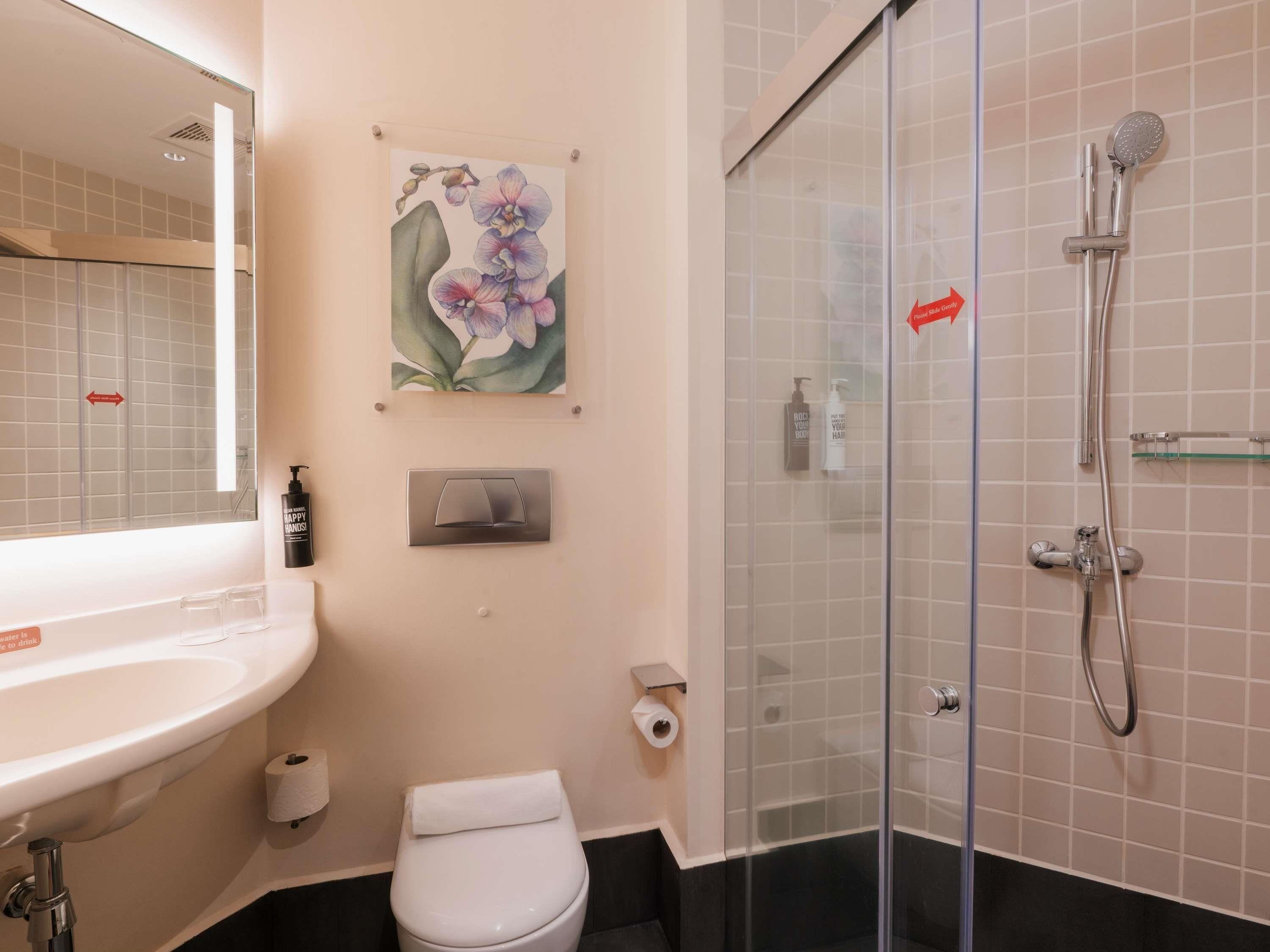 Premium bedding, in-room safe, desk, laptop workspace