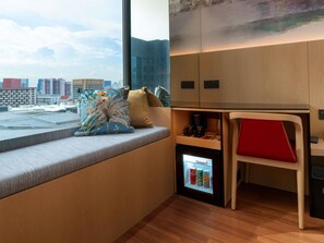 Premium bedding, in-room safe, desk, laptop workspace
