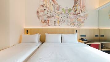 Family Room, Multiple Beds | 1 bedroom, premium bedding, in-room safe, desk