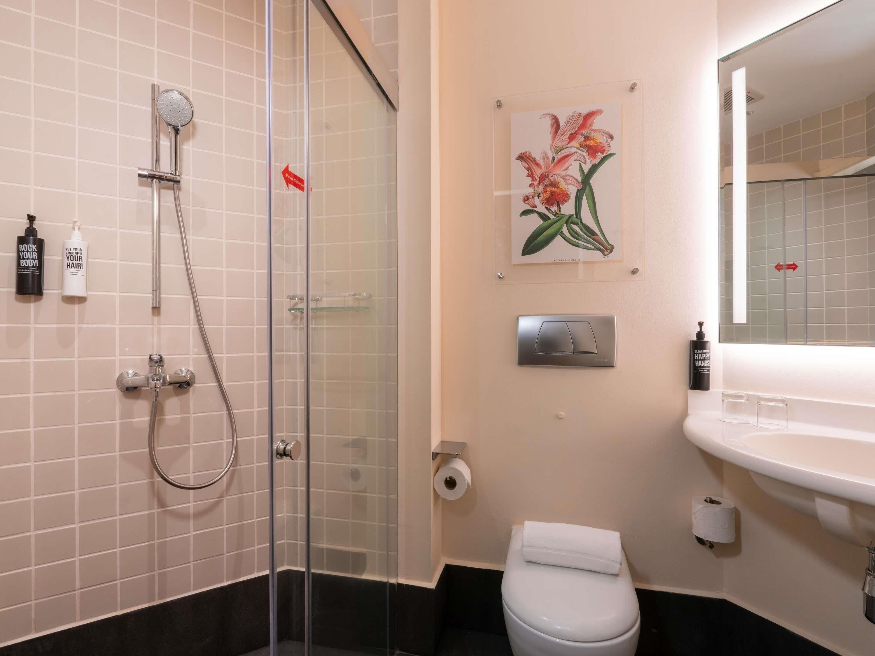 Premium bedding, in-room safe, desk, laptop workspace