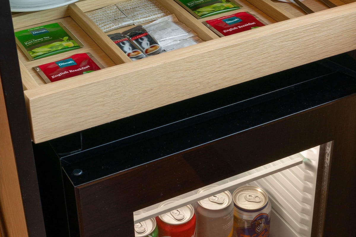 Premium bedding, in-room safe, desk, laptop workspace