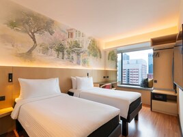 Premium bedding, in-room safe, desk, laptop workspace