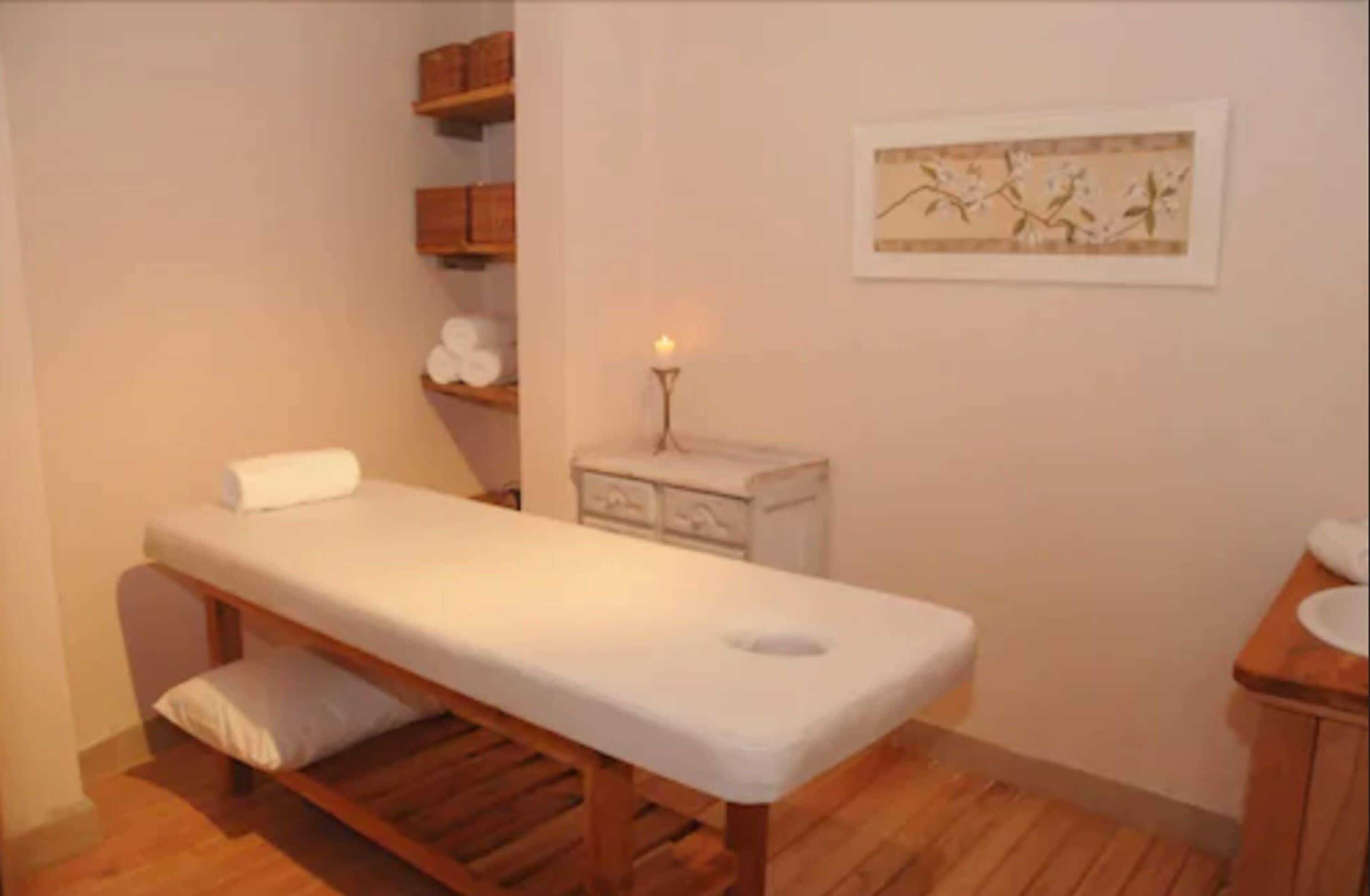 sauna, body treatments, aromatherapy, 2 treatment rooms, massages