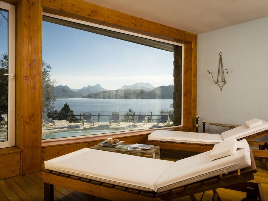 Sauna seca, tratamentos corporais, aromaterapia, 2 salas de tratamento